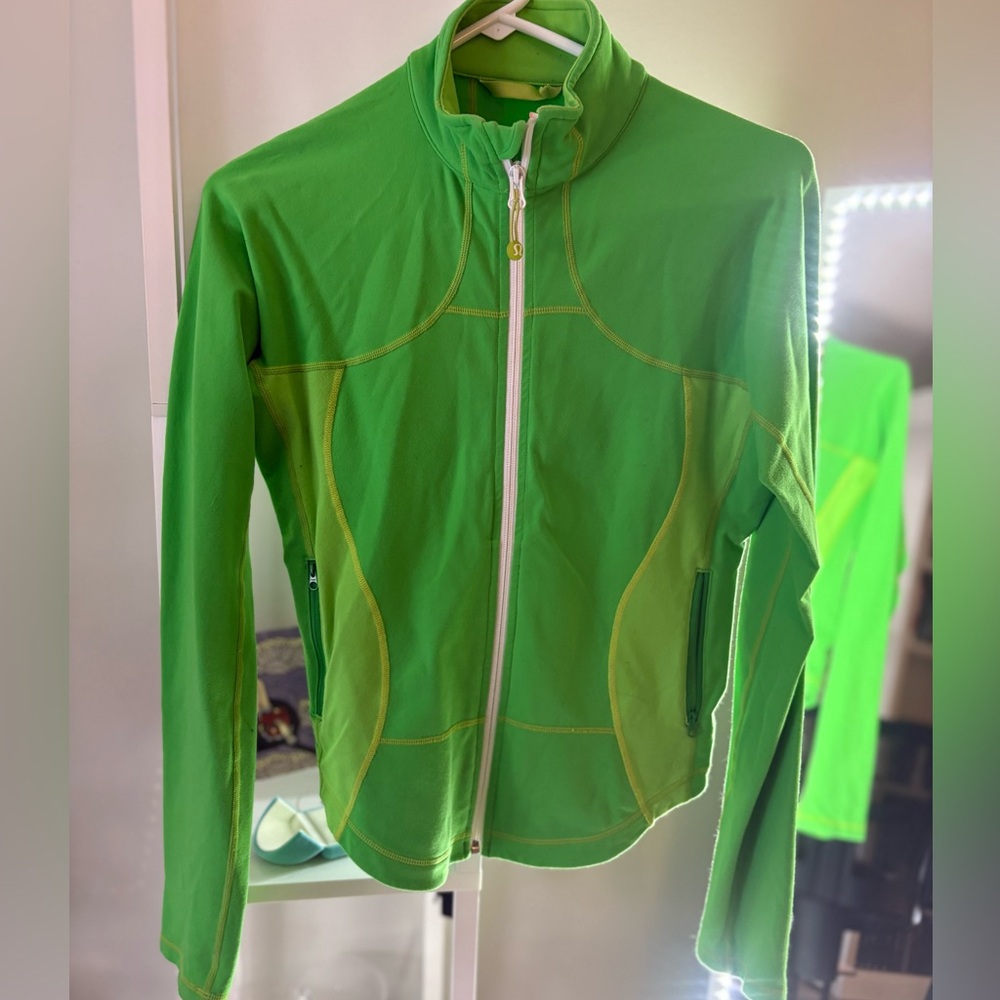 Green Lululemon define jacket 💚